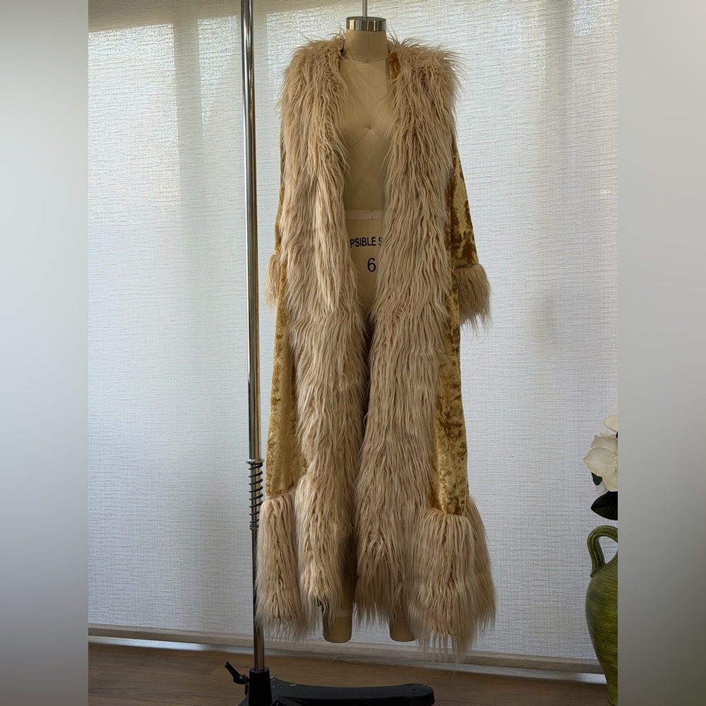 Jennafer Grace Limited Edition Gold Crush Velvet Shag Trim Penny Lane Coat – XS